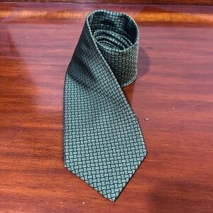 Brooks Brothers 100% Silk Tie